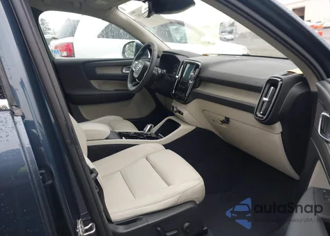 2019 Volvo Xc40 T4 Inscription из США, поврежденный, VIN YV4AC2HL5K2050239